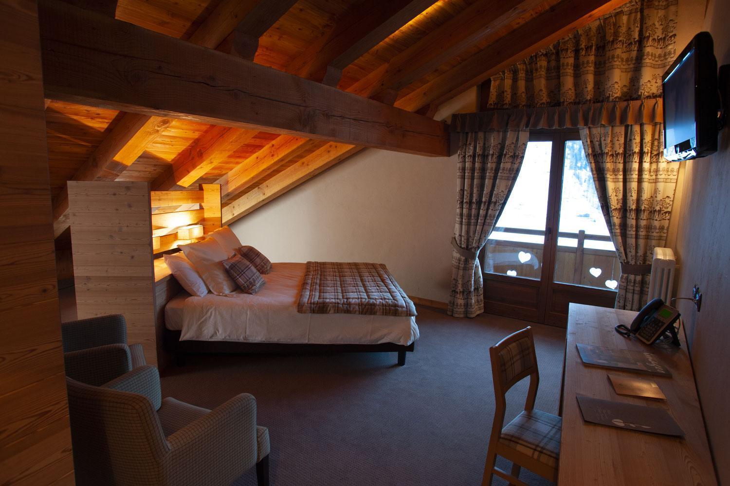 La Madonnina Del Gran Paradiso Wellness Hotel Cogne Exterior photo